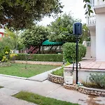 بيت للعطل House *