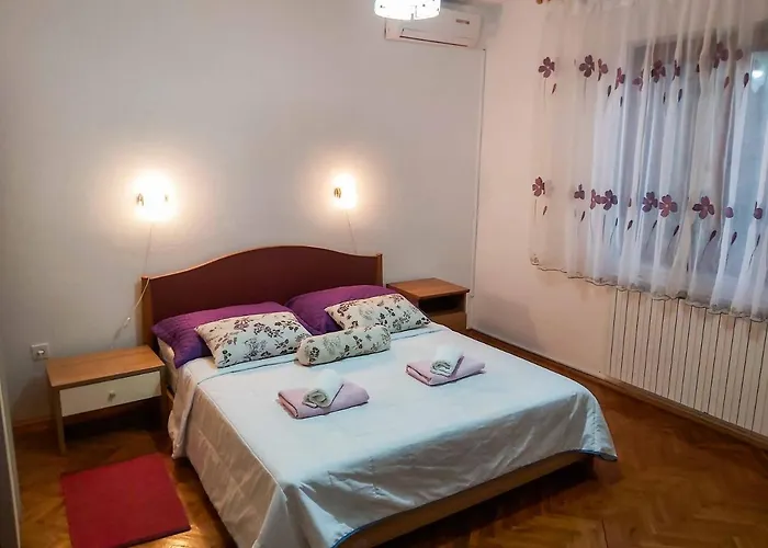 House * Петрчане